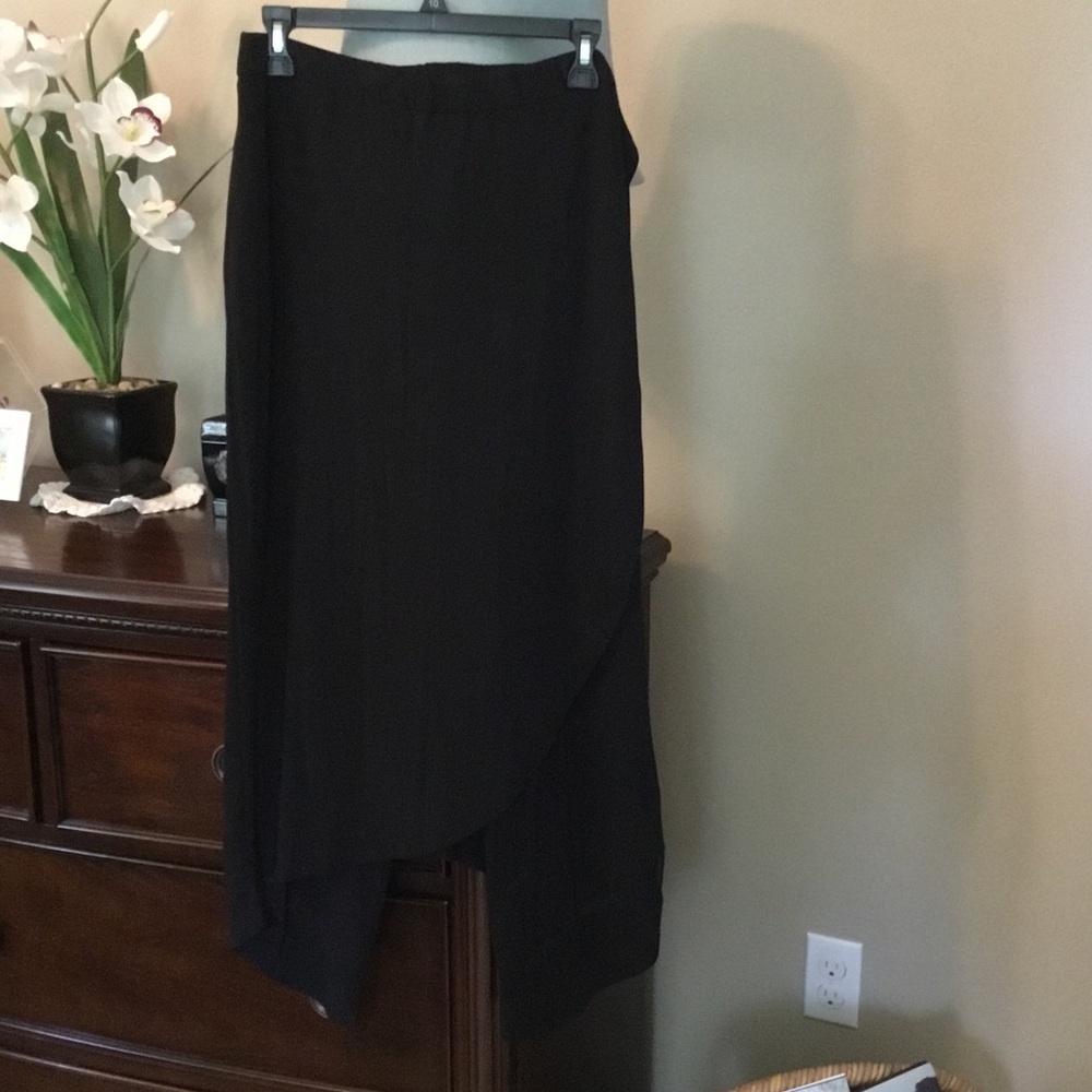 by JJ-EUC-Women’s Bohemian and Chic Black Asymmetric Skirted Edge Capris